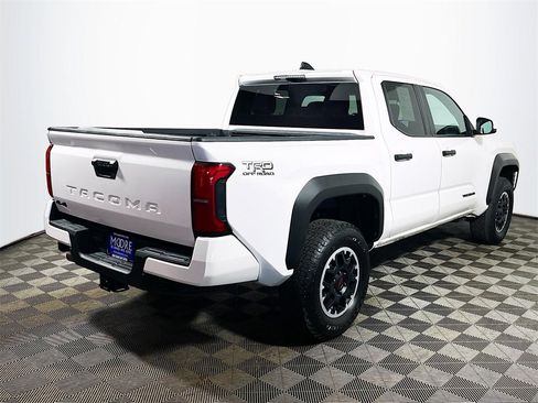 Certified 2024 Toyota Tacoma TRD Off-Road image 8