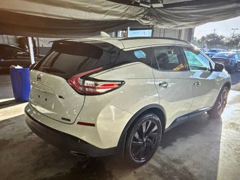 Used 2018 Nissan Murano SL w/ Midnight Edition Package FWD image 3