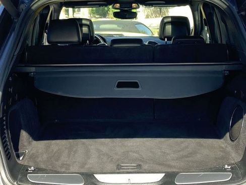 Used 2018 Jeep Grand Cherokee Limited w/ Luxury Group II image 23