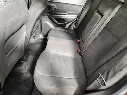 Used 2020 Chevrolet Trax LS w/ Tint and Cruise Package AWD/4WD image 29