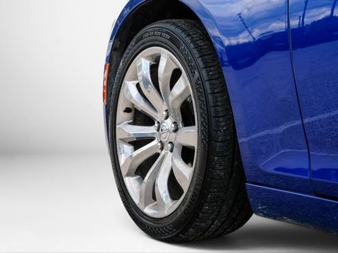 Used 2019 Chrysler 300 Touring w/ Chrome Appearance Package RWD image 60