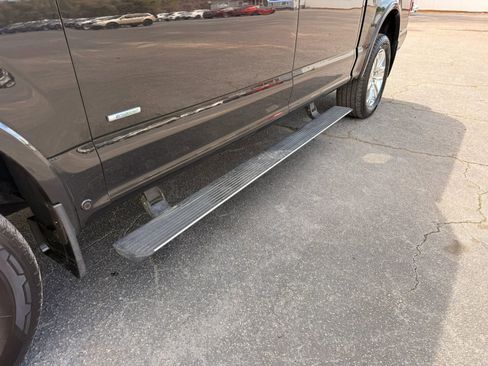 Used 2015 Ford F150 Platinum w/ Equipment Group 701A Luxury image 11