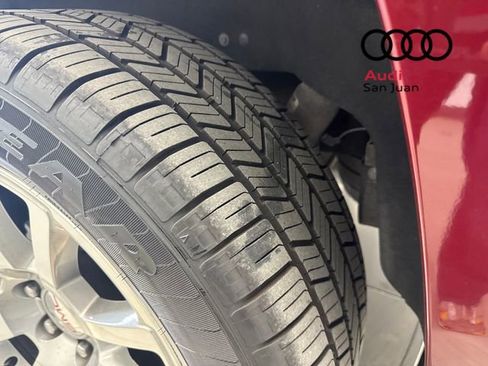 Used 2017 GMC Yukon Denali image 9