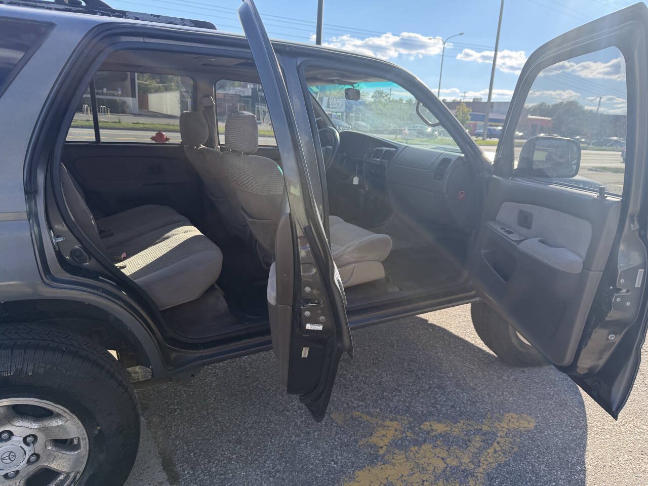 Used 1997 Toyota 4Runner SR5 w/ Sport Seat Pkg RWD image 12