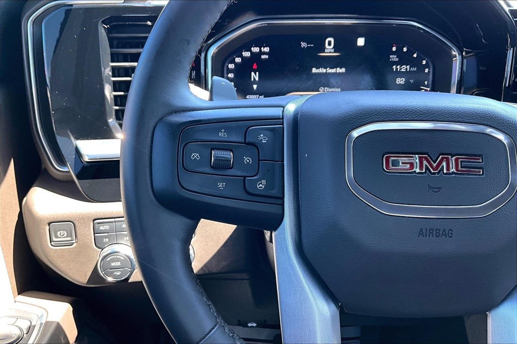 Used 2023 GMC Sierra 1500 SLT AWD/4WD image 12