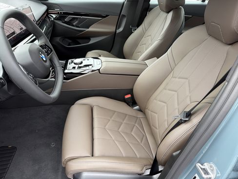 New 2026 BMW 530i w/ Convenience Package image 17