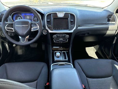 Used 2023 Chrysler 300 Touring image 6