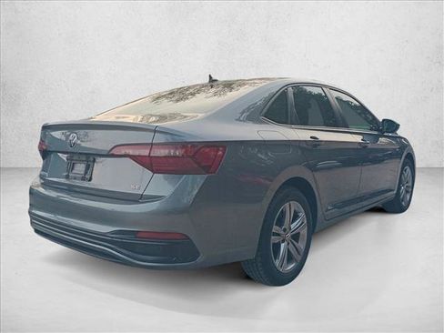 Used 2023 Volkswagen Jetta SE image 5