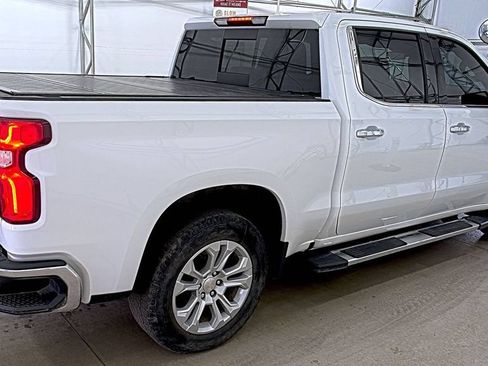 Used 2022 Chevrolet Silverado 1500 LTZ AWD/4WD image 6