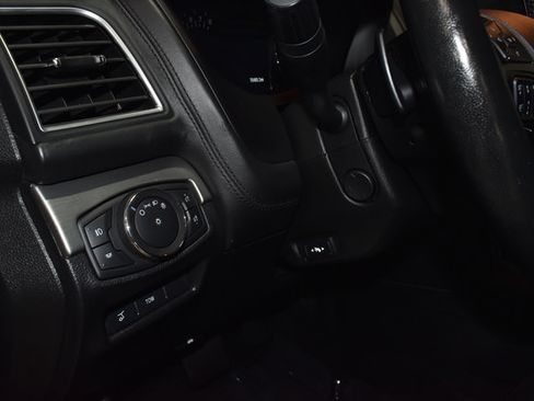Used 2017 Ford Explorer Platinum AWD/4WD image 19