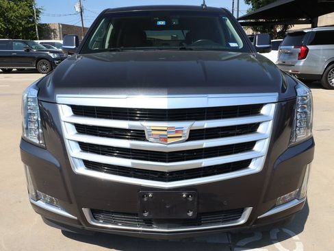 Used 2016 Cadillac Escalade Premium AWD/4WD image 2