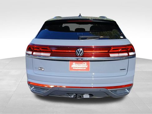 New 2026 Volkswagen Atlas Cross Sport SE AWD/4WD image 4
