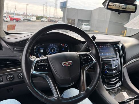Used 2017 Cadillac Escalade ESV Platinum image 25