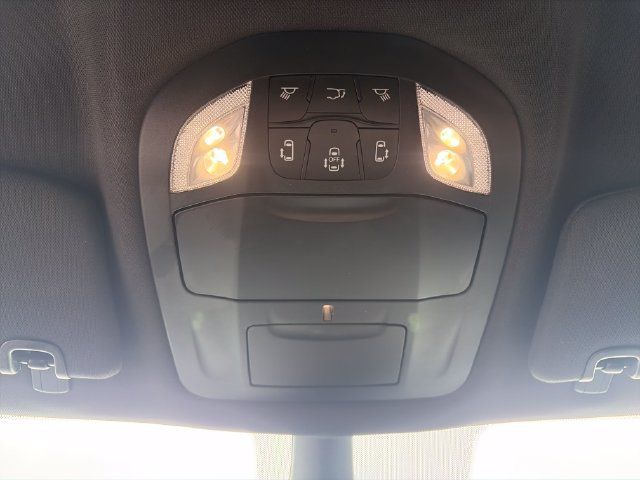 Used 2025 Chrysler Pacifica Select FWD image 58