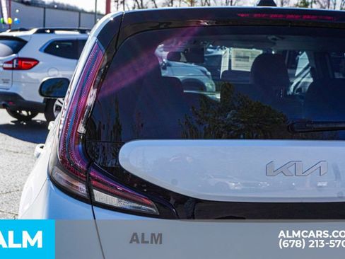 Used 2025 Kia Soul LX FWD image 13