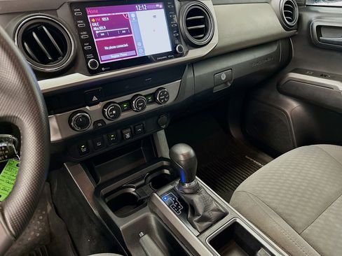 Used 2020 Toyota Tacoma SR5 AWD/4WD image 26