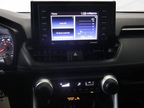Used 2021 Toyota RAV4 LE FWD image 21
