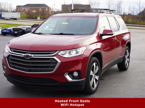 Used 2020 Chevrolet Traverse LT w/ LT Premium Package image 3