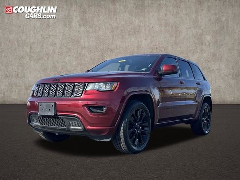 Used 2018 Jeep Grand Cherokee Altitude AWD/4WD image 3