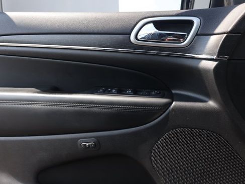 Used 2018 Jeep Grand Cherokee Limited RWD image 21