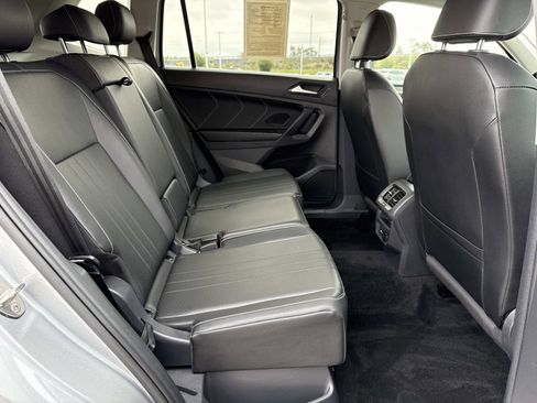 Used 2022 Volkswagen Tiguan SE image 20