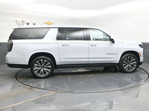 New 2026 Chevrolet Suburban High Country AWD/4WD image 16