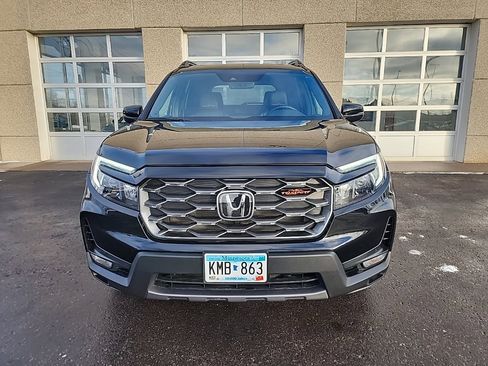 Used 2023 Honda Passport TrailSport image 2