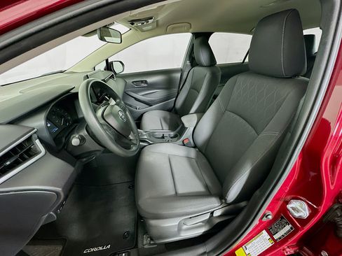 Used 2024 Toyota Corolla LE w/ LE Convenience Package image 13