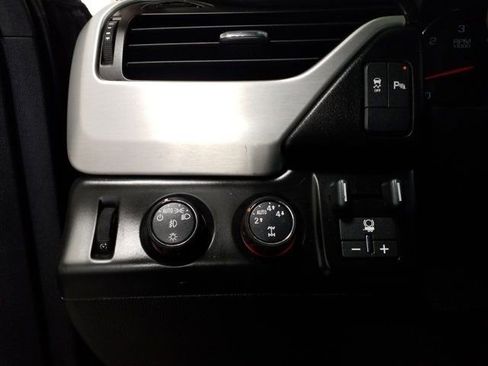 Used 2015 GMC Yukon SLE AWD/4WD image 9