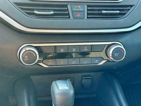 Used 2024 Nissan Altima 2.5 S image 9