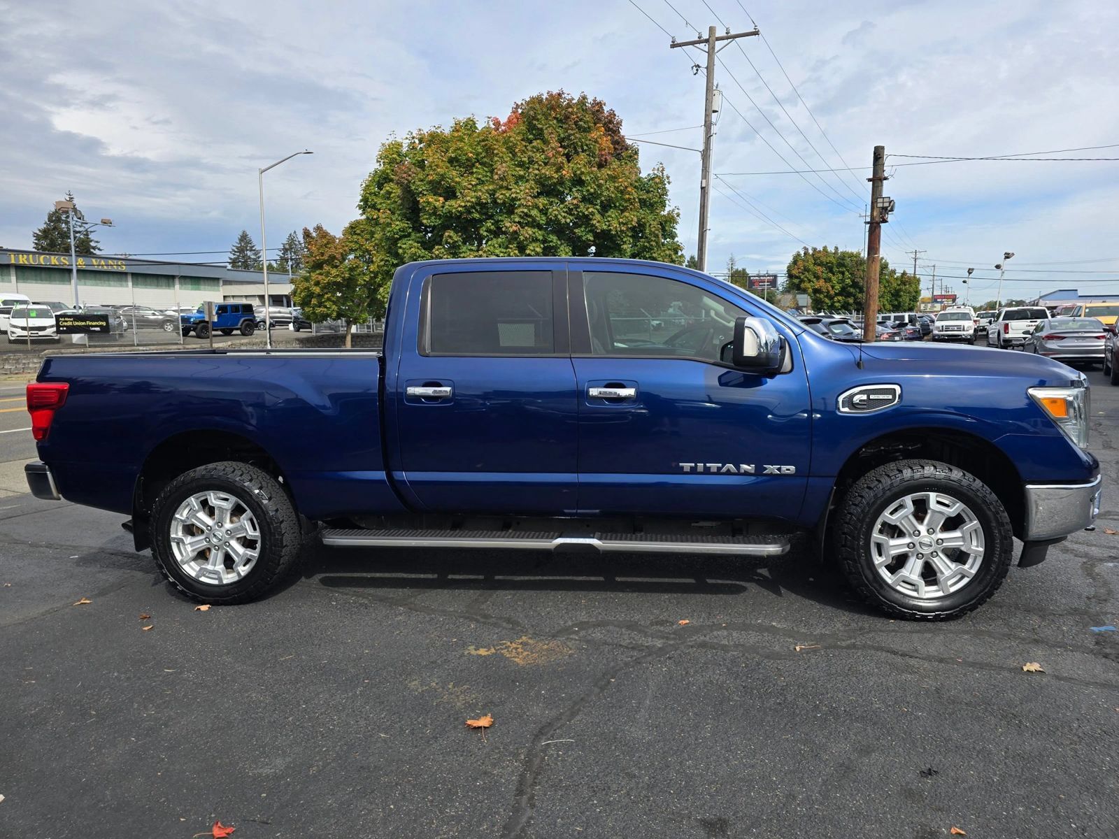 Used 2016 Nissan Titan SL AWD/4WD image 6