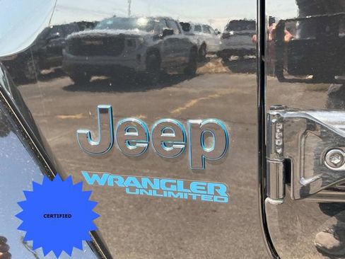Used 2022 Jeep Wrangler Unlimited Sahara image 41