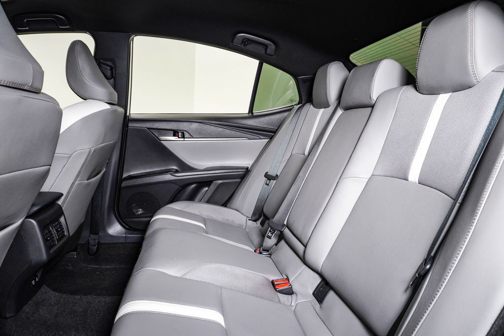Used 2025 Toyota Camry SE FWD image 17