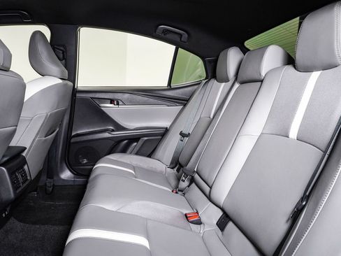 Used 2025 Toyota Camry SE FWD image 17