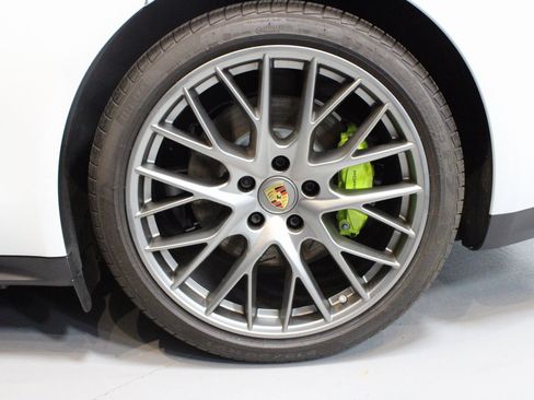 Certified 2023 Porsche Panamera 4 w/ Premium Package image 12
