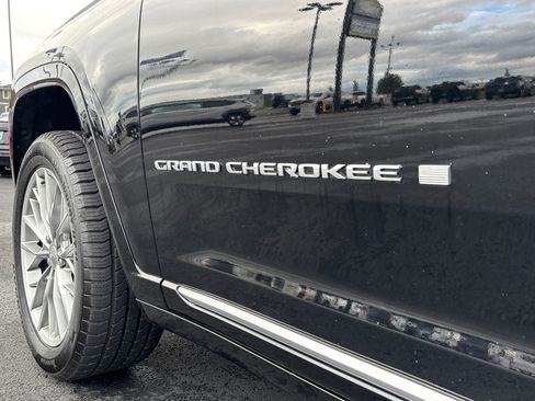 Used 2023 Jeep Grand Cherokee L Summit AWD/4WD image 34