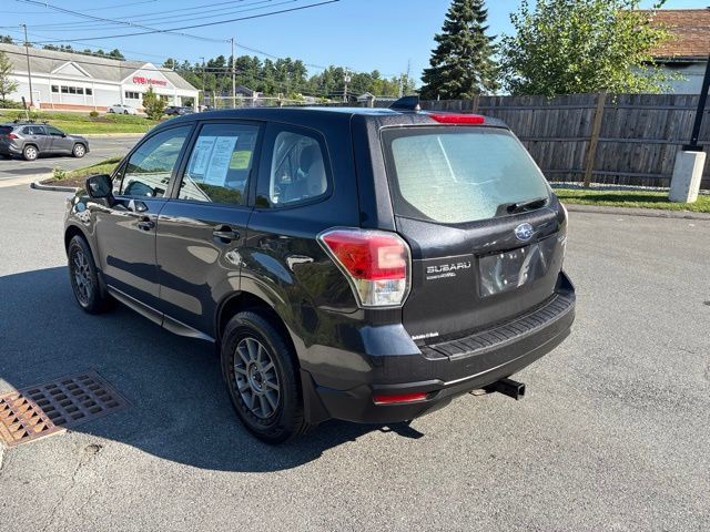 Used 2017 Subaru Forester 2.5i AWD/4WD image 5