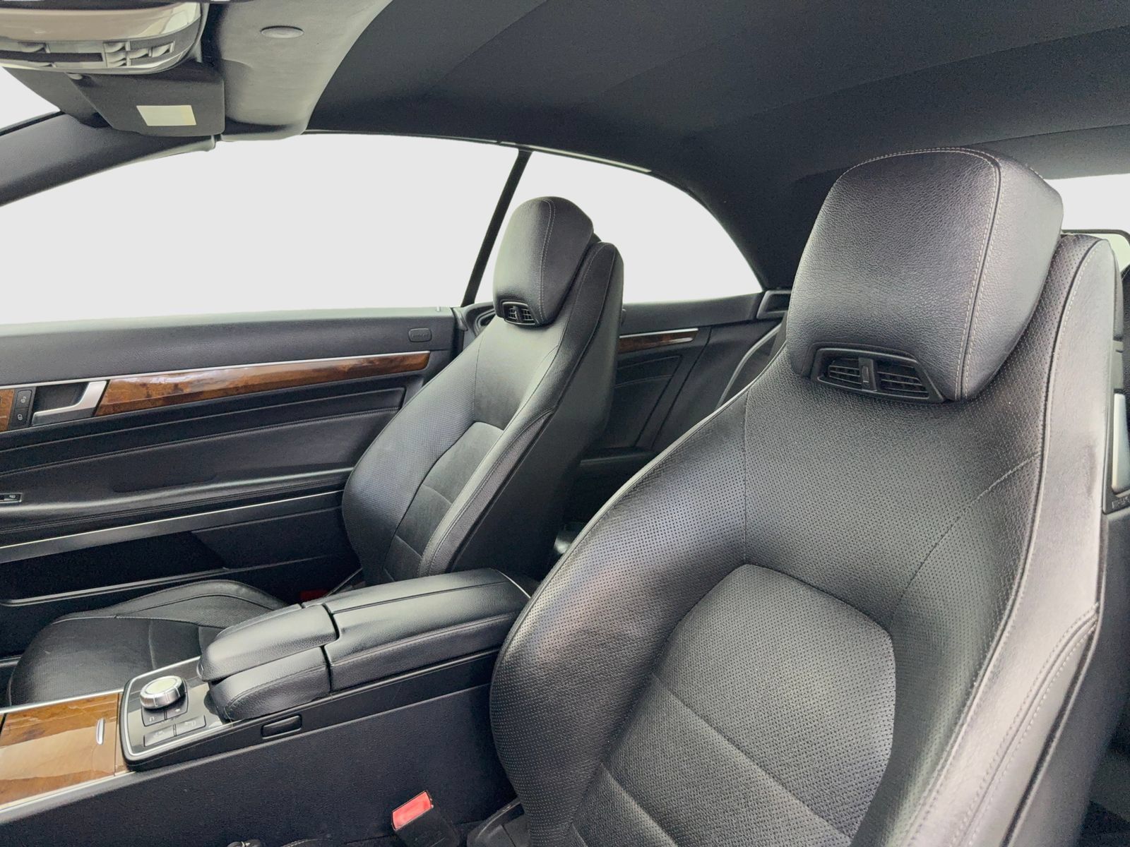 Used 2017 Mercedes-Benz E 400 Cabriolet w/ Premium 2 Package image 34