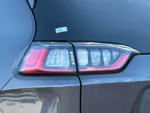 Used 2022 Jeep Cherokee Limited image 9