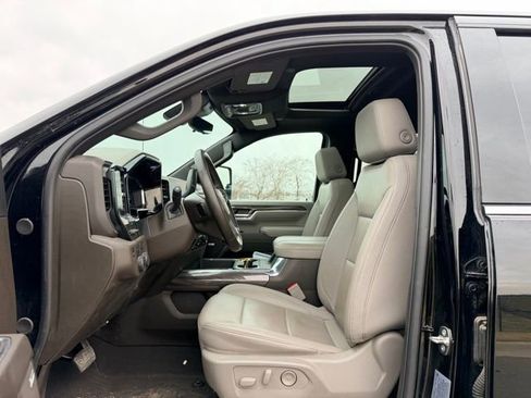 Used 2024 Chevrolet Silverado 3500 LTZ w/ LTZ Plus Package image 7