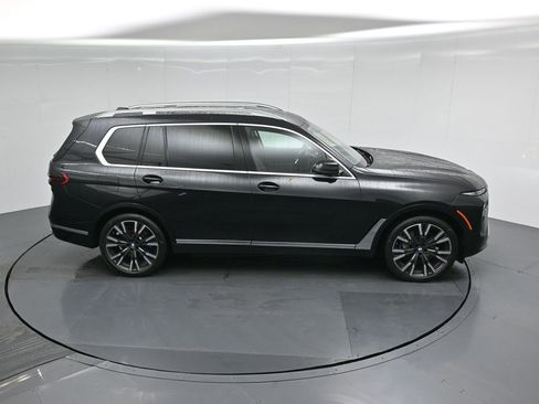 Used 2023 BMW X7 xDrive40i w/ Parking Assistance Package image 40