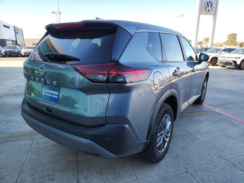 Used 2023 Nissan Rogue S image 7