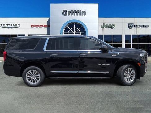 Used 2023 GMC Yukon XL SLT RWD image 3