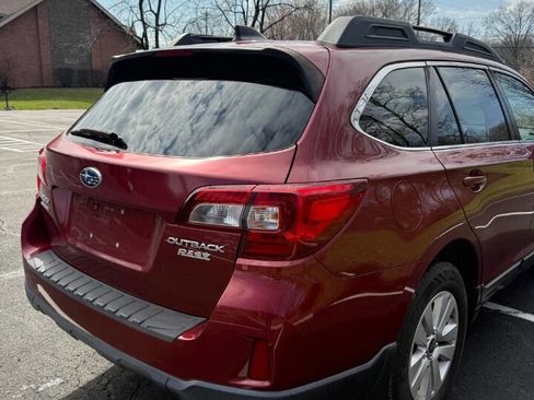 Used 2017 Subaru Outback 2.5i Premium image 4