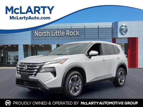 Used 2025 Nissan Rogue SV FWD image 1