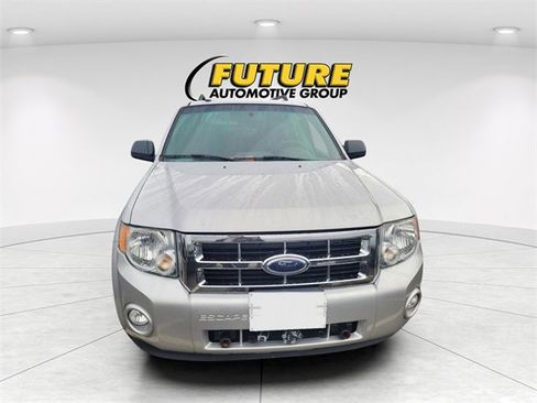Used 2009 Ford Escape XLT image 2