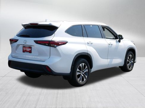 Certified 2026 Toyota Highlander XLE AWD/4WD image 7