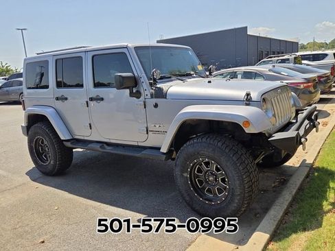 Used 2016 Jeep Wrangler Unlimited Sahara AWD/4WD image 7