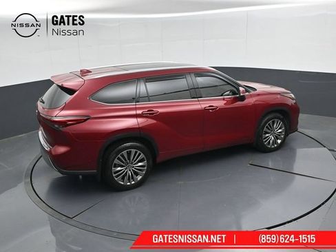 Used 2021 Toyota Highlander Platinum AWD/4WD image 51