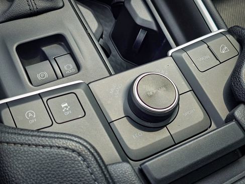 Used 2025 Toyota Grand Highlander AWD image 27